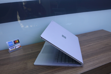 Surface Book 2 ( 15 inch ) ( i7/8GB/128GB ) 6